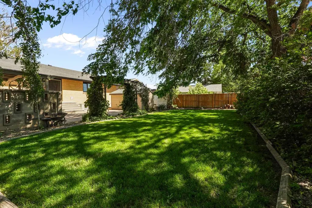 416 7 Street N Picture Butte AB T0K 1V0
