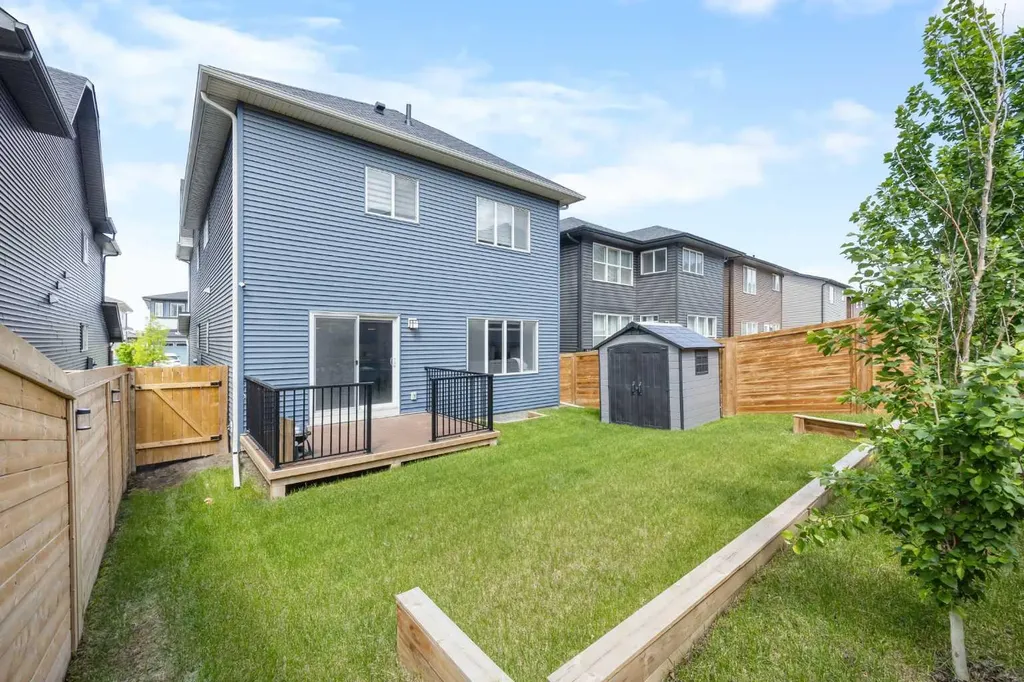 48 Carringvue Street NW Calgary AB T3P 1L7