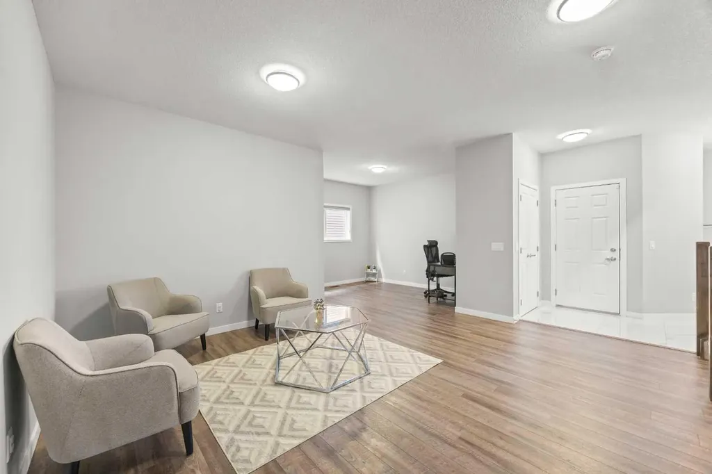 48 Carringvue Street NW Calgary AB T3P 1L7