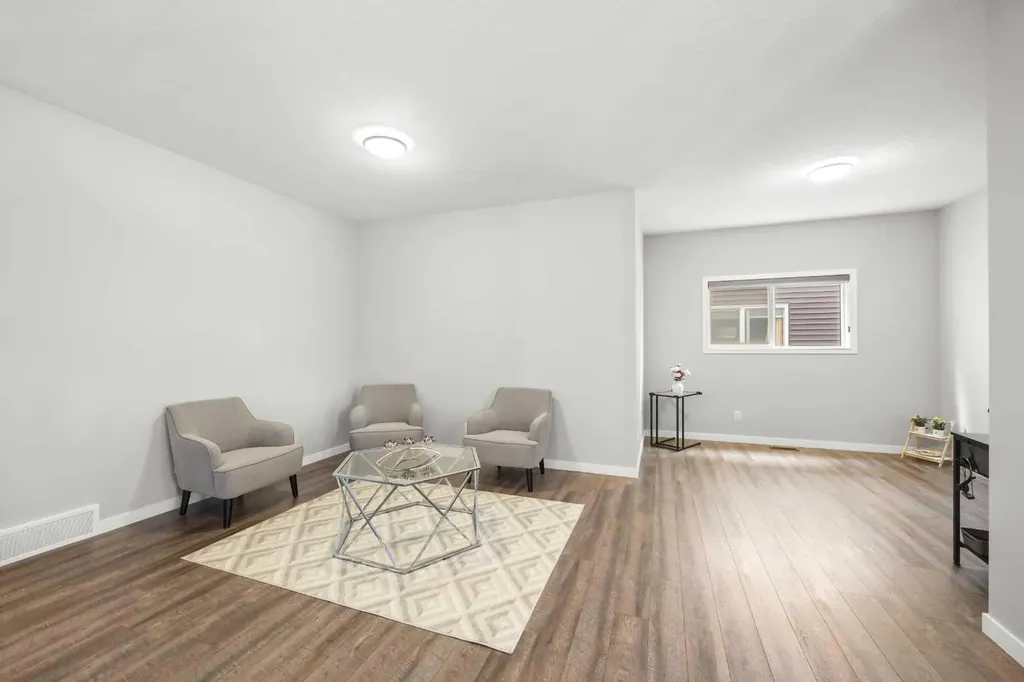 48 Carringvue Street NW Calgary AB T3P 1L7