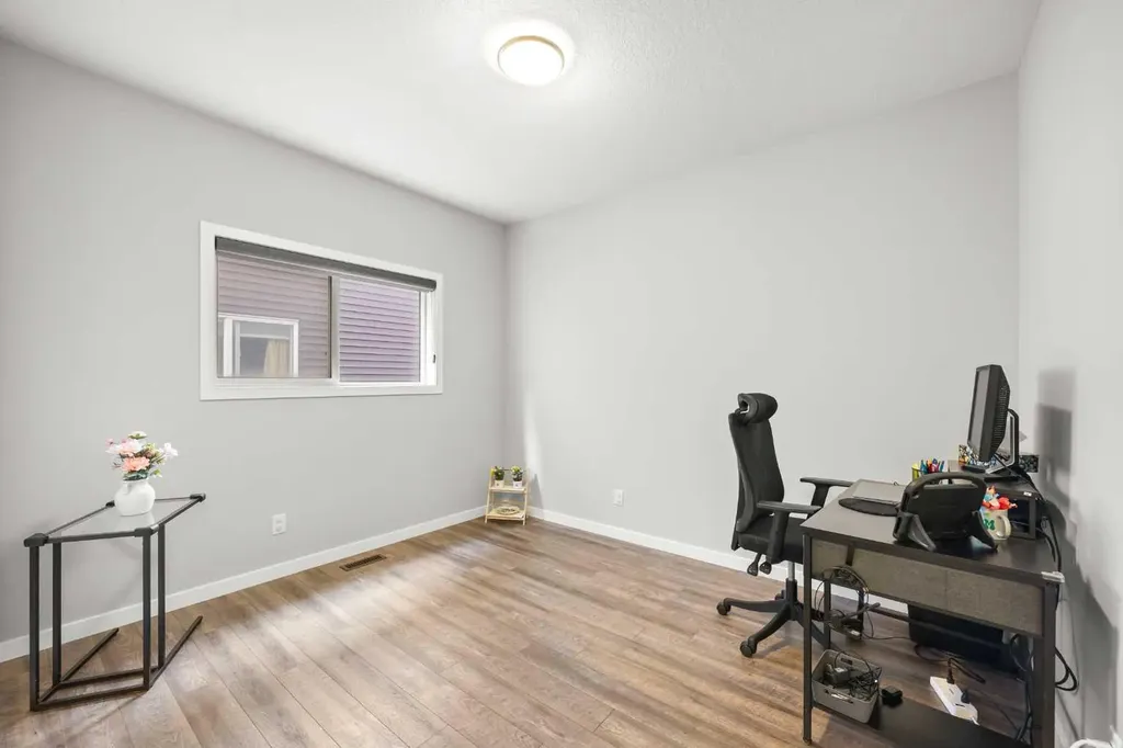 48 Carringvue Street NW Calgary AB T3P 1L7
