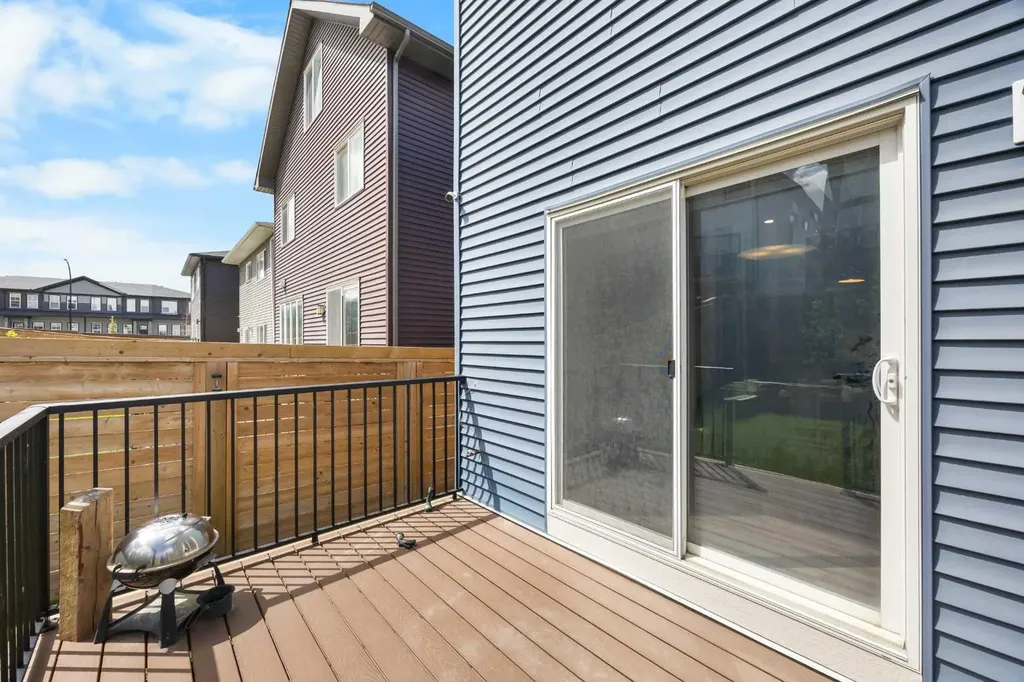 48 Carringvue Street NW Calgary AB T3P 1L7