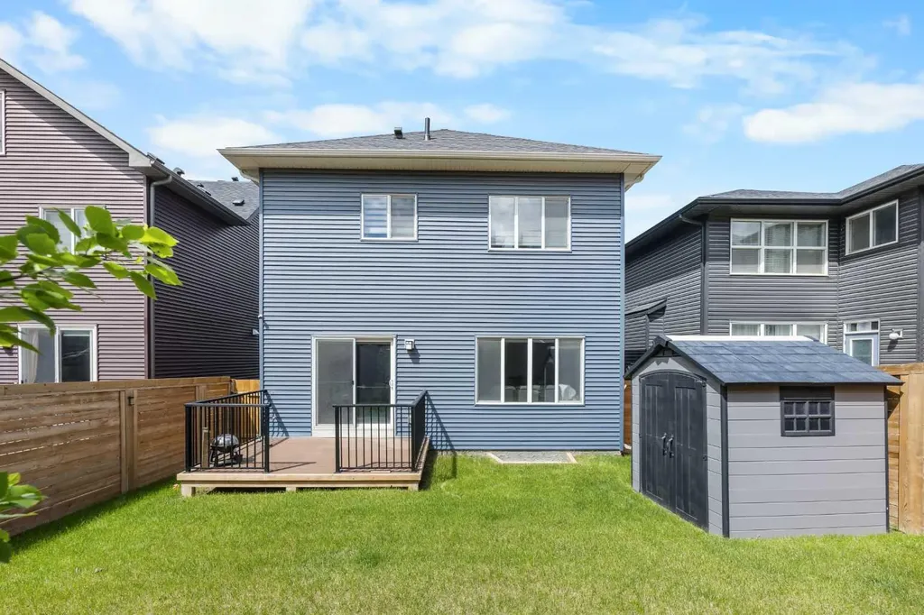 48 Carringvue Street NW Calgary AB T3P 1L7