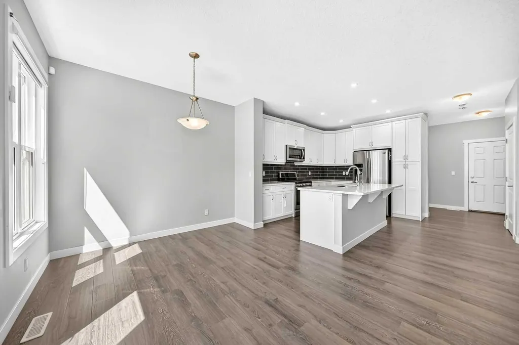 110 Crestbrook Way SW Calgary AB T3B 6H1