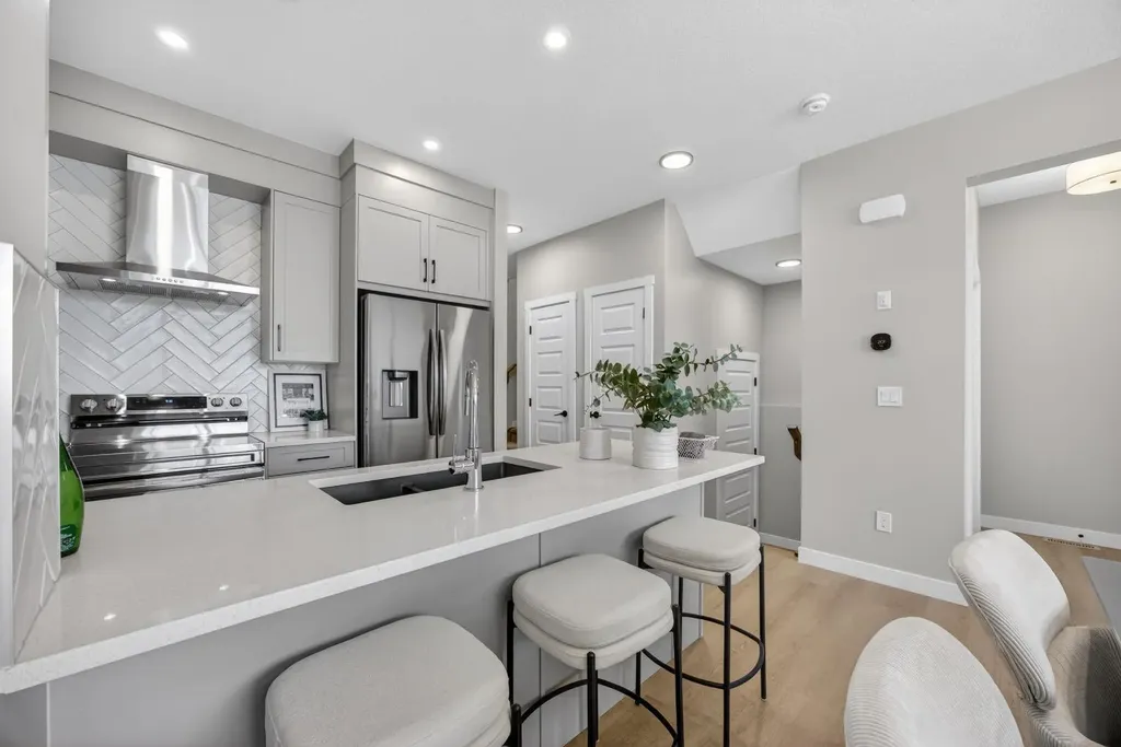 2278 Bayview Drive SW Airdrie AB T4B 5N6