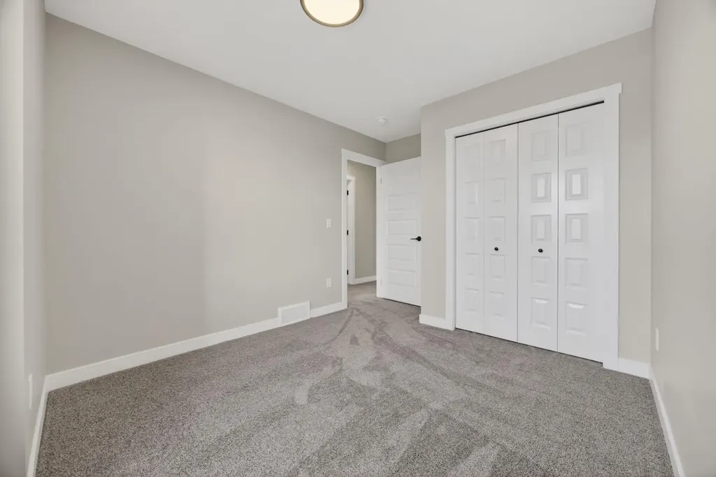 2278 Bayview Drive SW Airdrie AB T4B 5N6