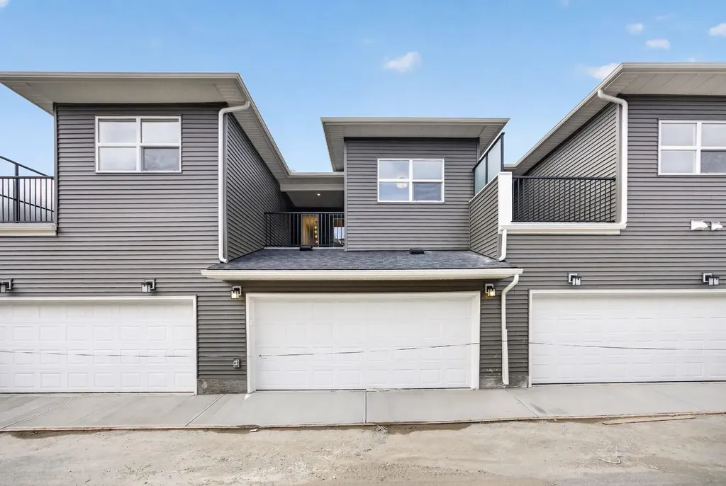 2278 Bayview Drive SW Airdrie AB T4B 5N6