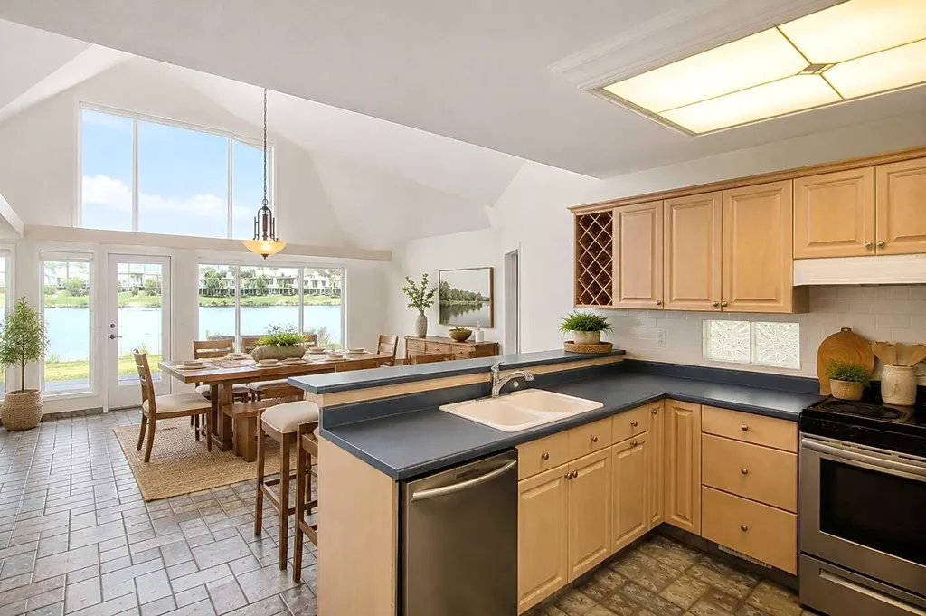 196 Marina Bay Court Sylvan Lake AB T4S1E9