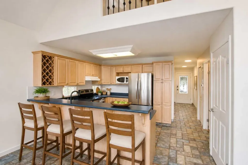 196 Marina Bay Court Sylvan Lake AB T4S1E9