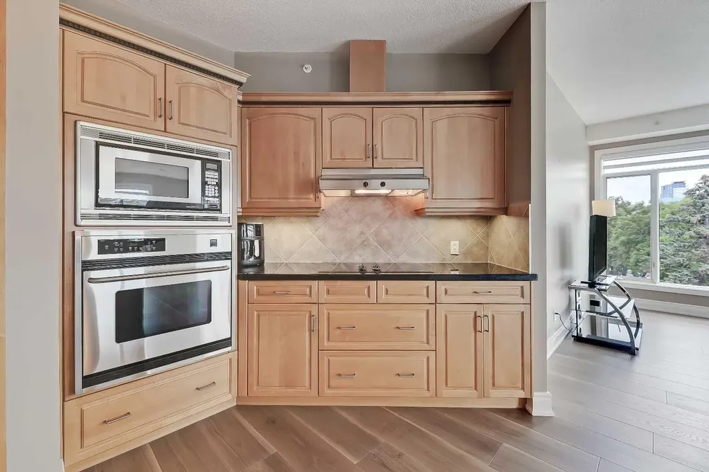 4 14 Street NW Calgary AB T2N 1Z4