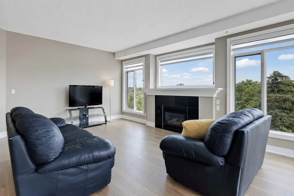 4 14 Street NW Calgary AB T2N 1Z4