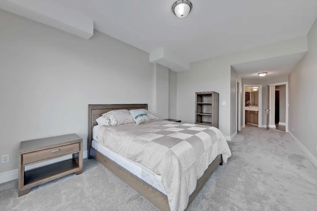 4 14 Street NW Calgary AB T2N 1Z4