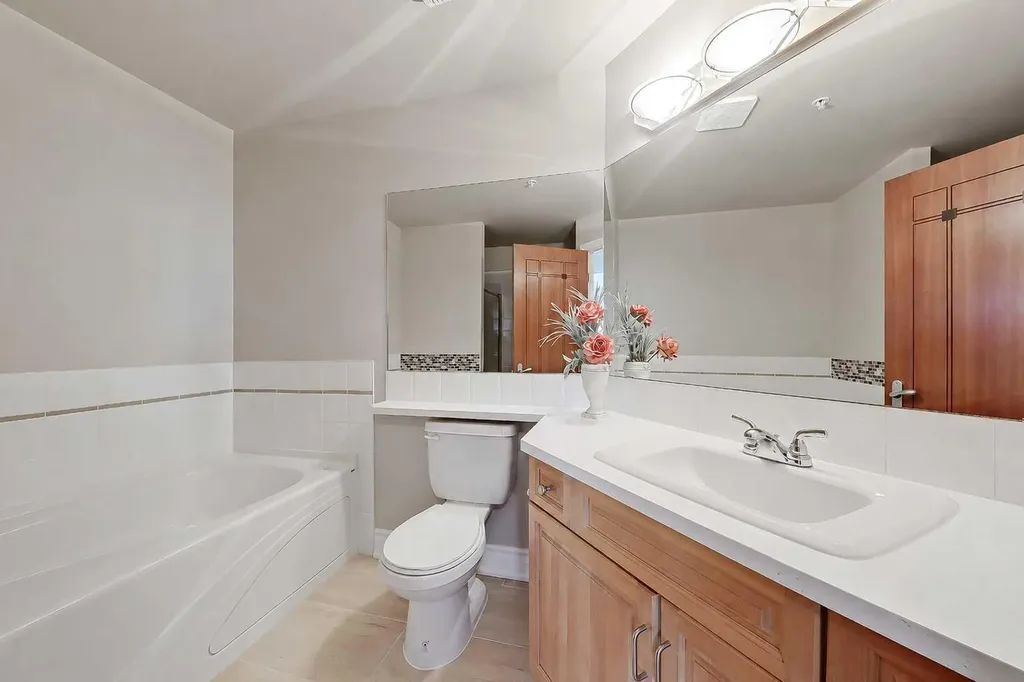 4 14 Street NW Calgary AB T2N 1Z4