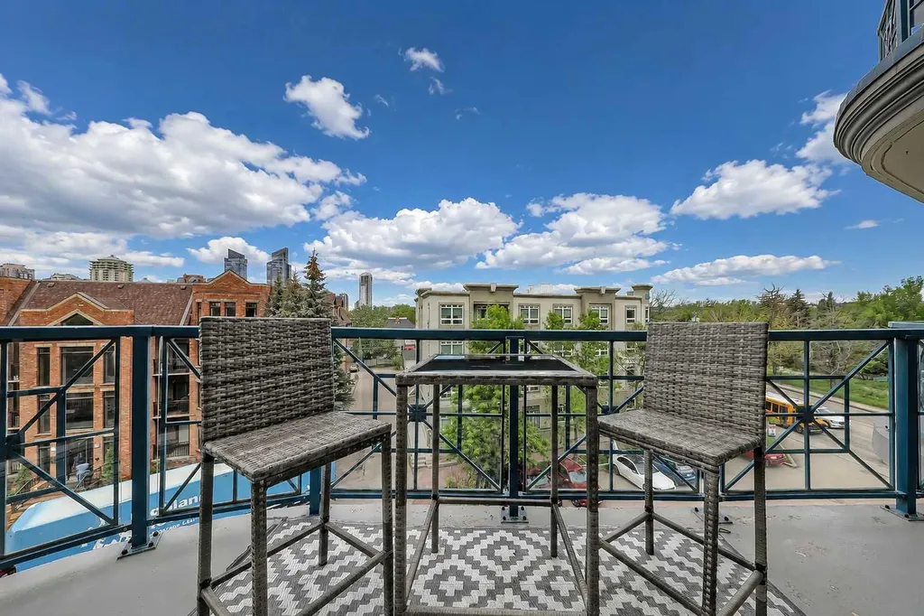 4 14 Street NW Calgary AB T2N 1Z4