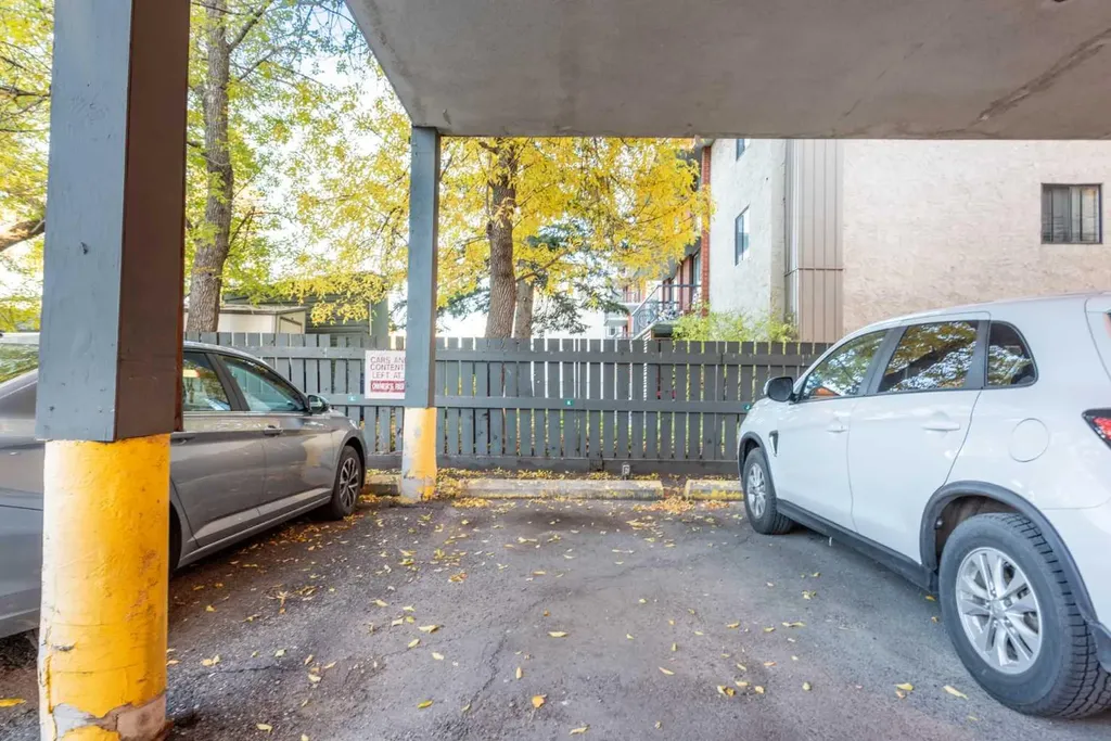2734 17 Avenue SW Calgary AB T3E 0A7