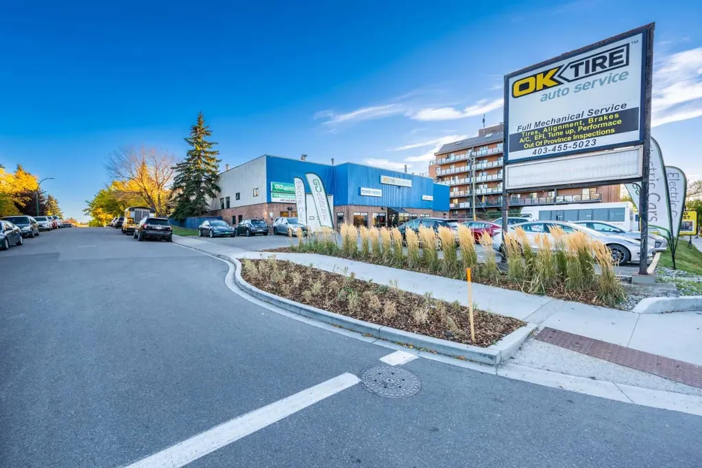 2734 17 Avenue SW Calgary AB T3E 0A7