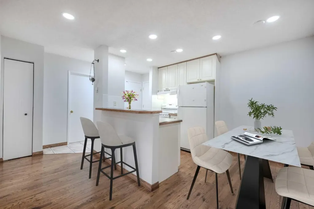 2734 17 Avenue SW Calgary AB T3E 0A7