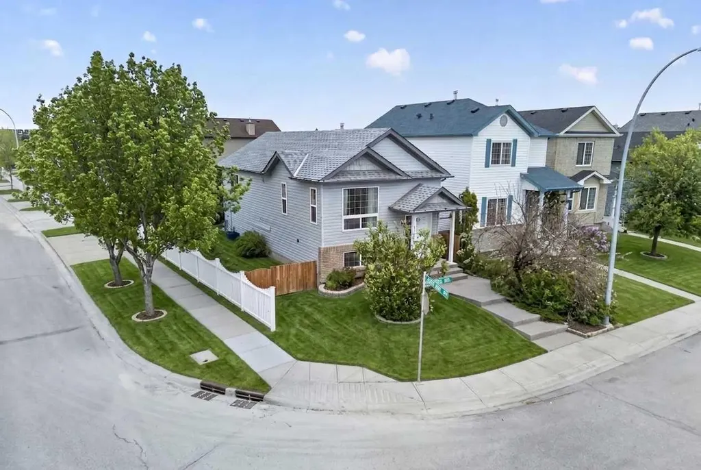 171 Saddlemont Crescent NE Calgary AB T3J 4R6