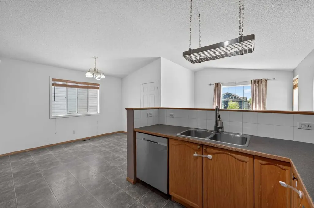 171 Saddlemont Crescent NE Calgary AB T3J 4R6