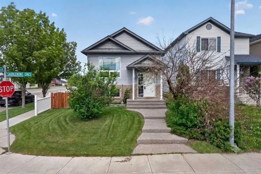 171 Saddlemont Crescent NE Calgary AB T3J 4R6