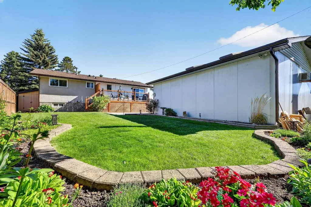 152 Maddock Way NE Calgary AB T2A3X3