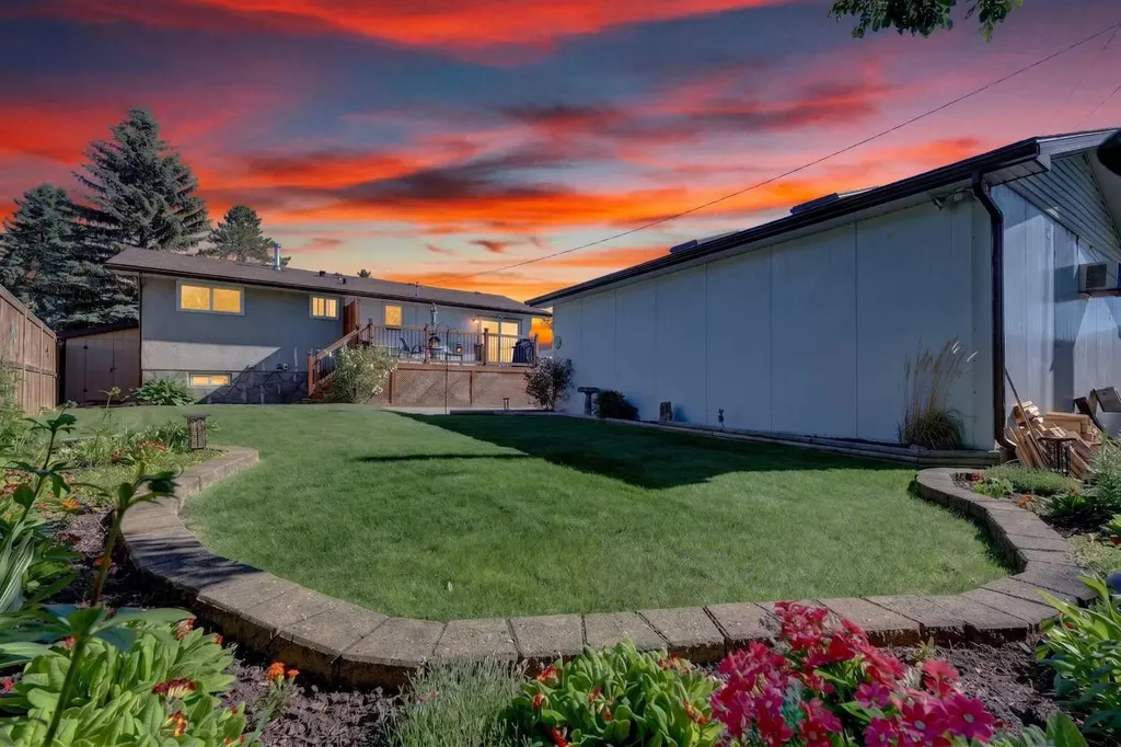 152 Maddock Way NE Calgary AB T2A3X3