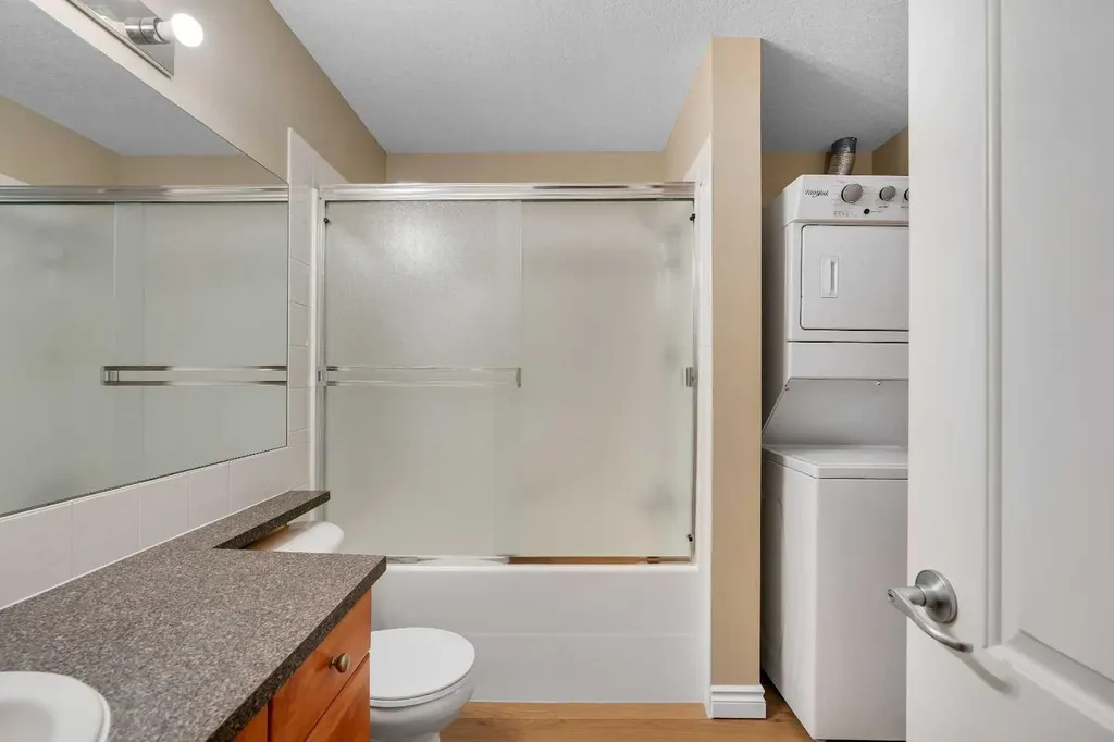 3111 34 Avenue NW Calgary AB T2N 4V8
