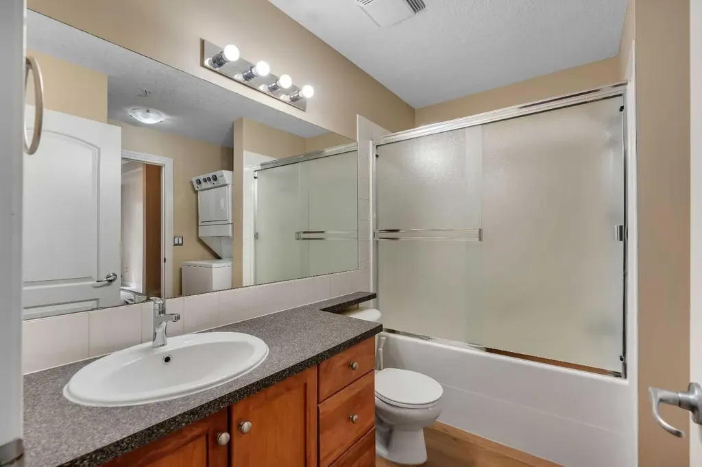 3111 34 Avenue NW Calgary AB T2N 4V8
