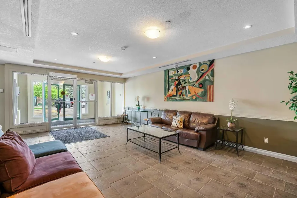 3111 34 Avenue NW Calgary AB T2N 4V8