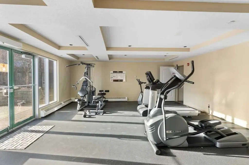 3111 34 Avenue NW Calgary AB T2N 4V8