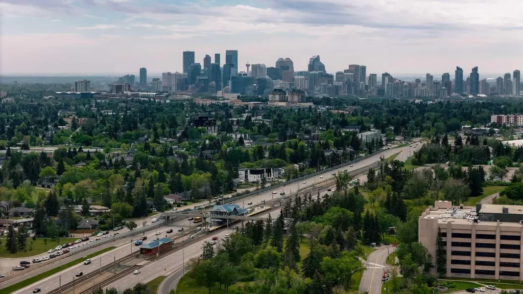 3111 34 Avenue NW Calgary AB T2N 4V8