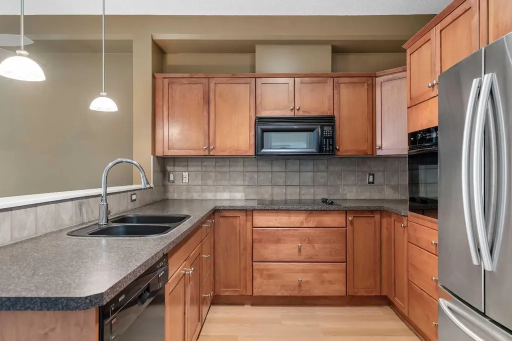 3111 34 Avenue NW Calgary AB T2N 4V8