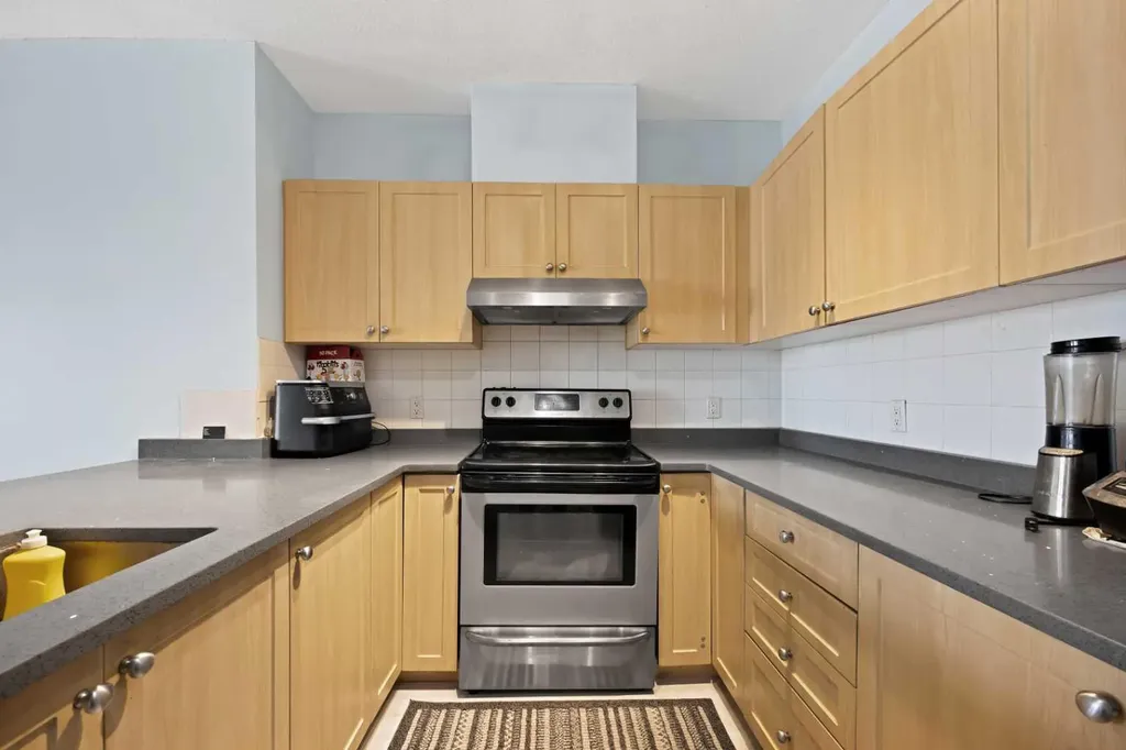 333 Taravista Drive NE Calgary AB T3J0H4