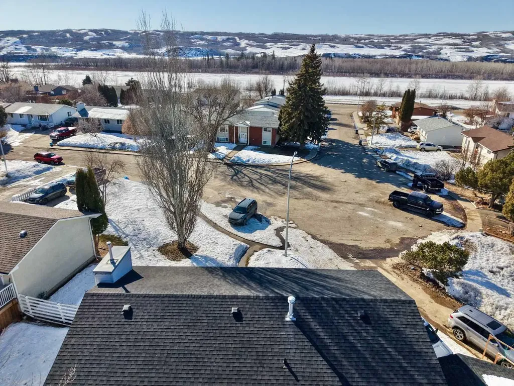 8101 95 Street Peace River AB T8S 1E8