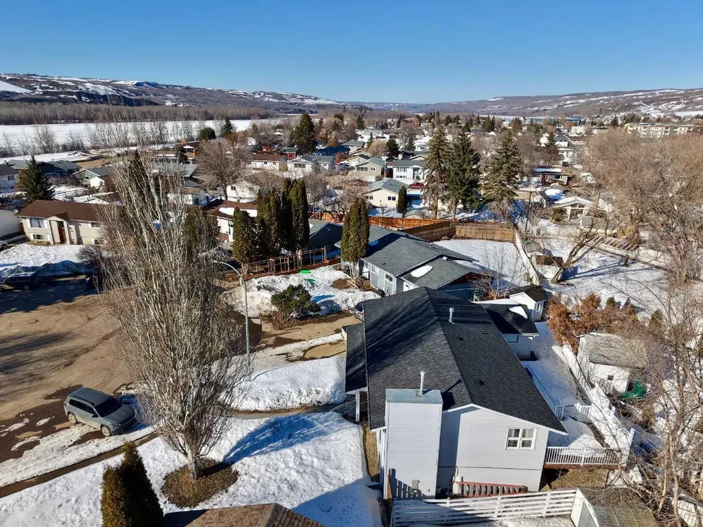 8101 95 Street Peace River AB T8S 1E8