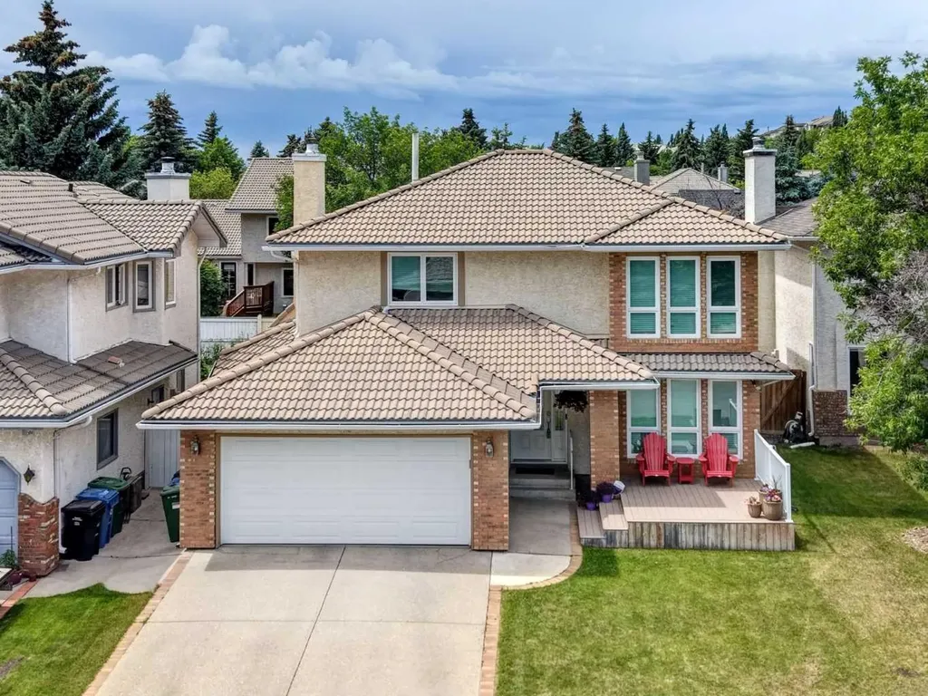 40 Signal Ridge Court SW Calgary AB T3H 2J6