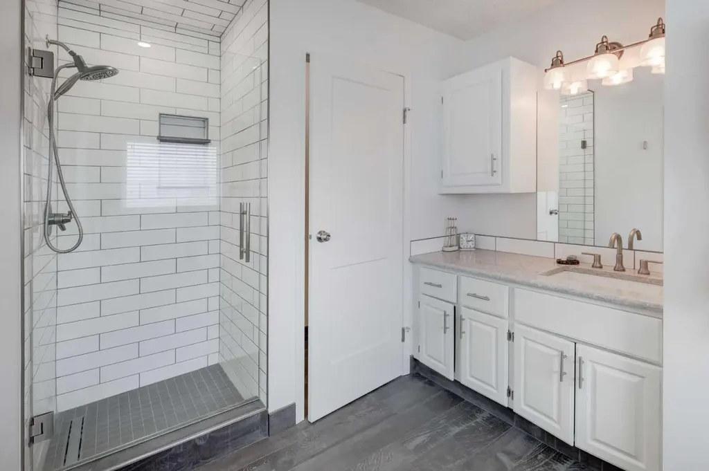 40 Signal Ridge Court SW Calgary AB T3H 2J6