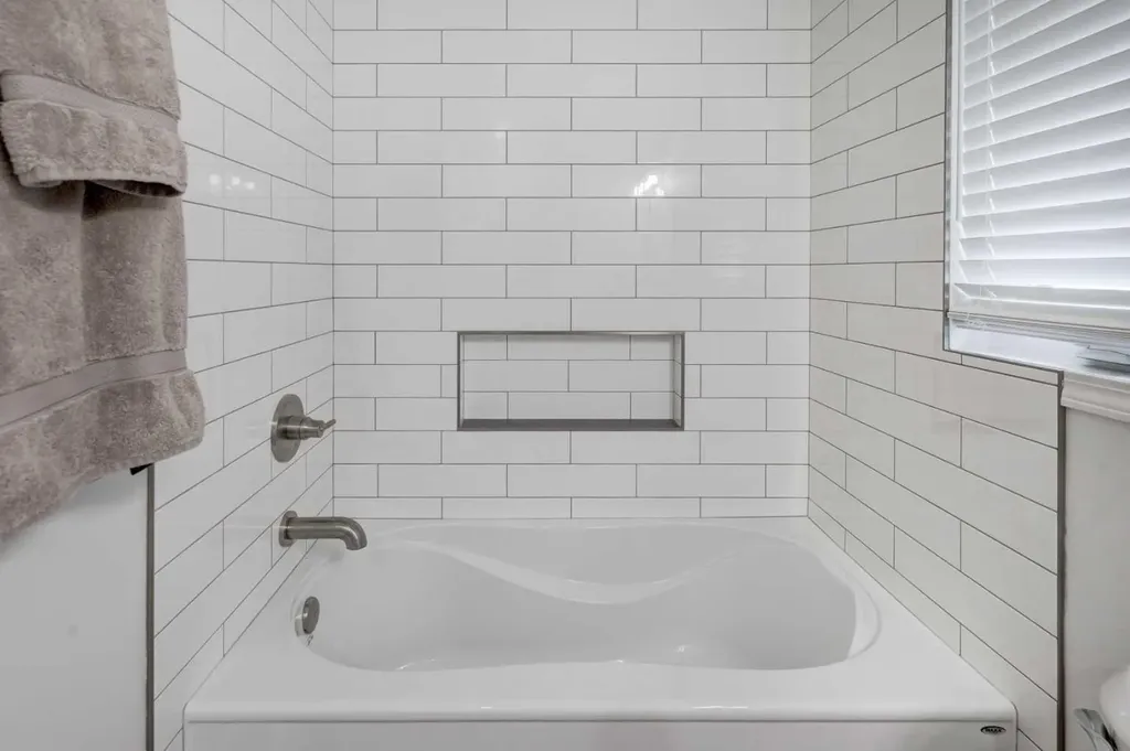 40 Signal Ridge Court SW Calgary AB T3H 2J6