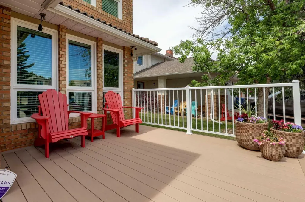 40 Signal Ridge Court SW Calgary AB T3H 2J6