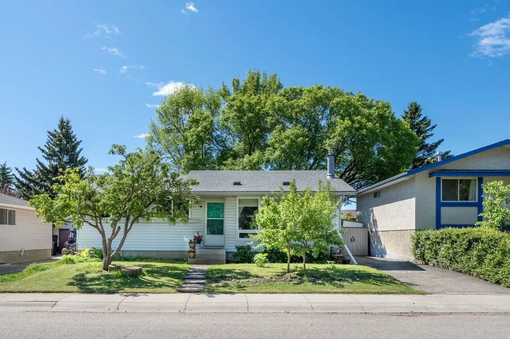 1019 Lysander Drive SE Calgary AB T2C 1R8