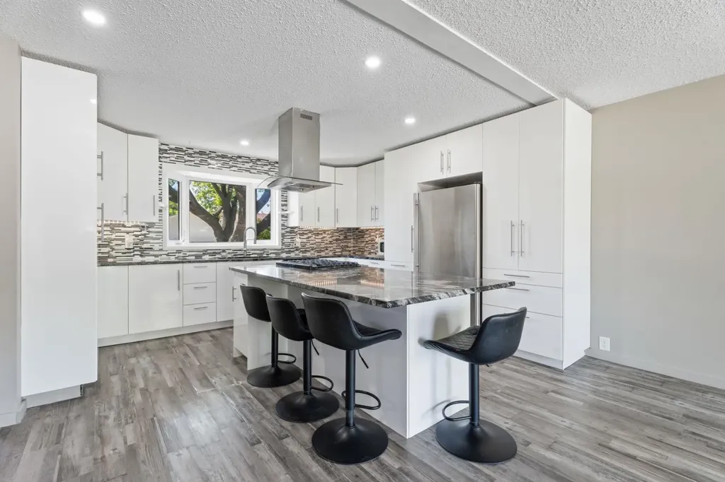 1019 Lysander Drive SE Calgary AB T2C 1R8