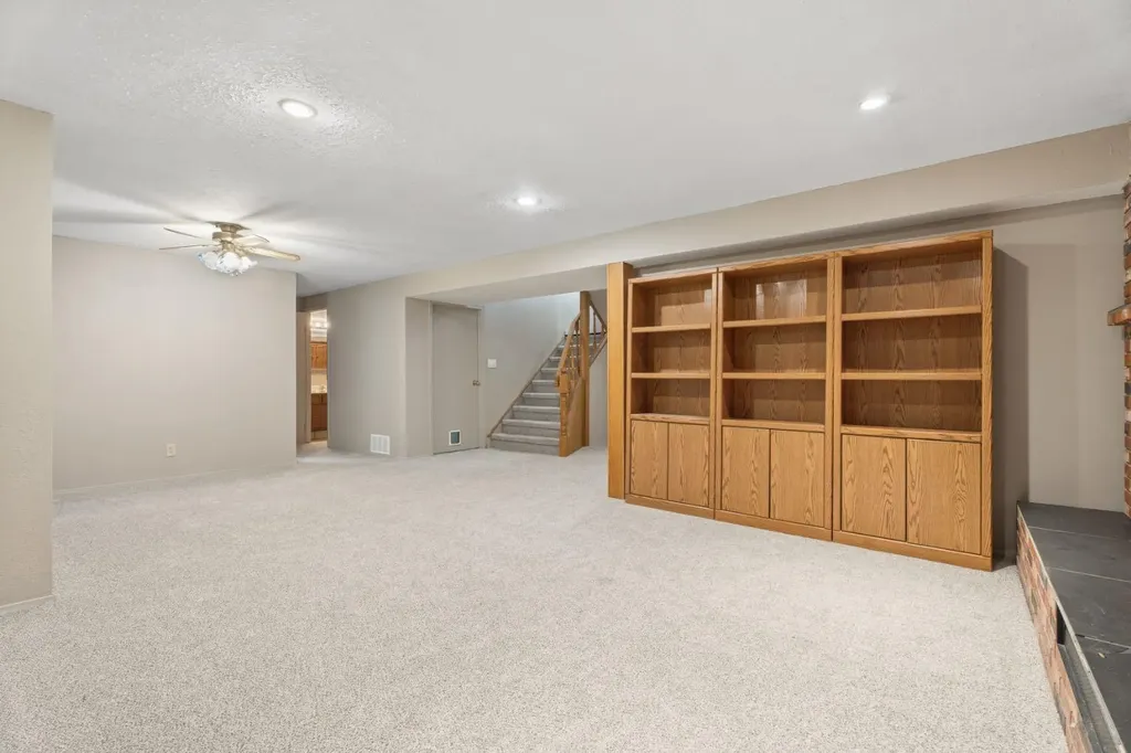 1019 Lysander Drive SE Calgary AB T2C 1R8
