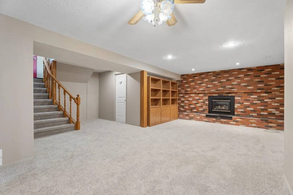 1019 Lysander Drive SE Calgary AB T2C 1R8