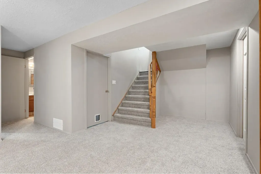 1019 Lysander Drive SE Calgary AB T2C 1R8