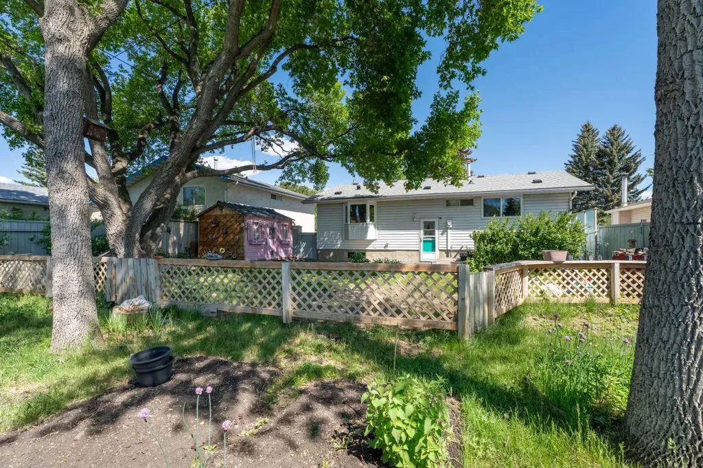 1019 Lysander Drive SE Calgary AB T2C 1R8