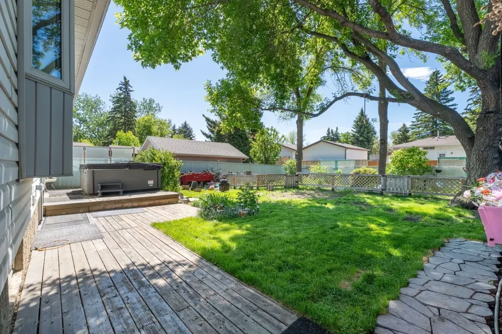 1019 Lysander Drive SE Calgary AB T2C 1R8