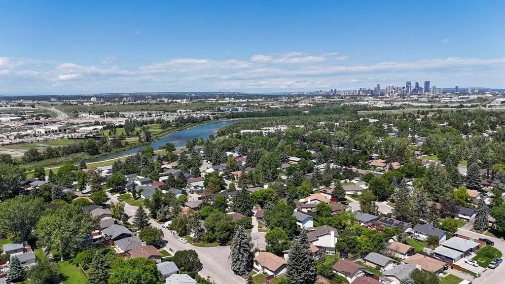 1019 Lysander Drive SE Calgary AB T2C 1R8