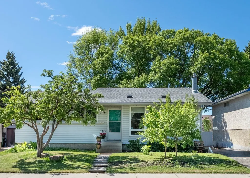 1019 Lysander Drive SE Calgary AB T2C 1R8