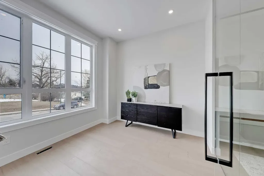 2023 26 Avenue SW Calgary AB T2T 1E5