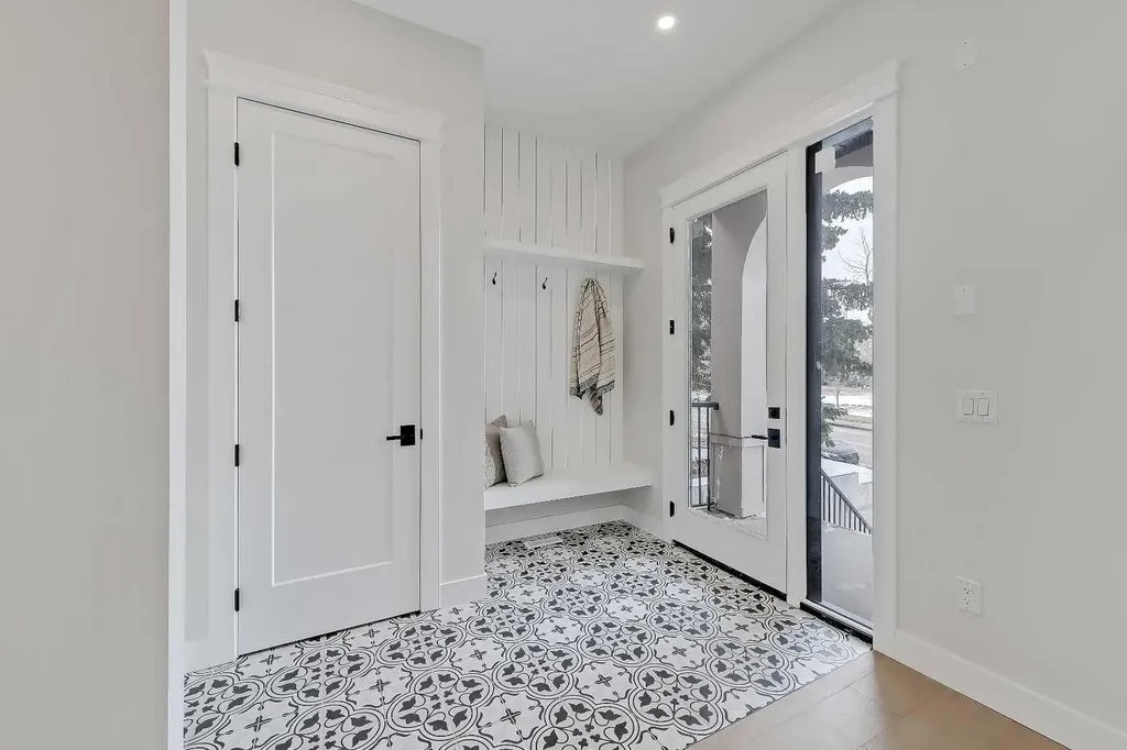 2023 26 Avenue SW Calgary AB T2T 1E5